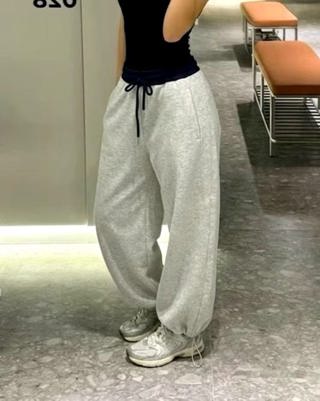 灰色