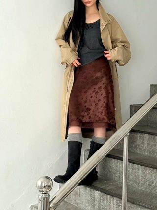 酒红色