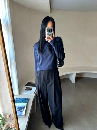 深蓝色