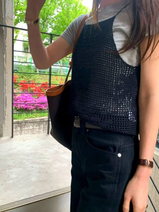 黑色