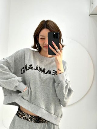 灰色
