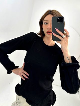 黑色