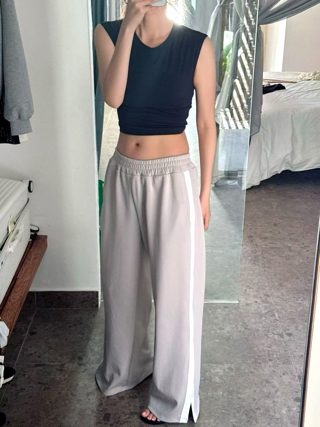 灰色