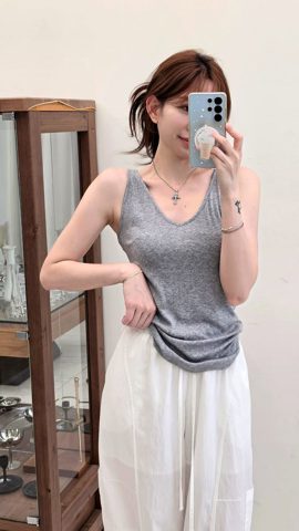 灰色
