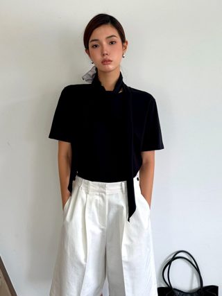 黑色
