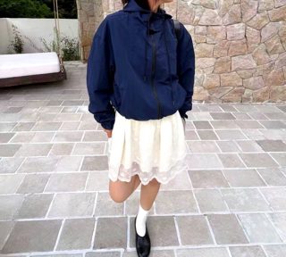 深蓝色