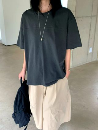 黑色