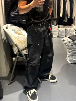 黑色