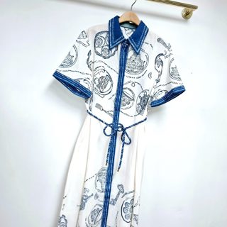 白色