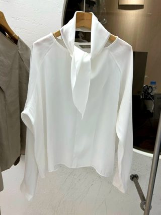 白色