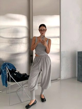 灰色