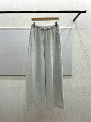 灰色