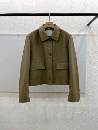 卡其色