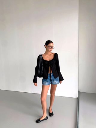 黑色
