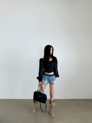 黑色