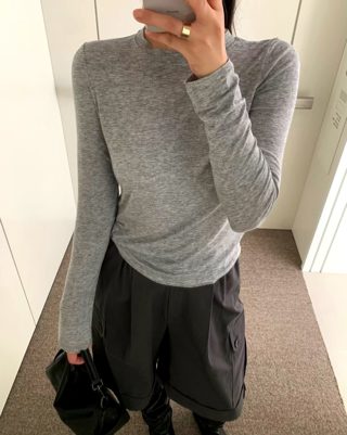 灰色