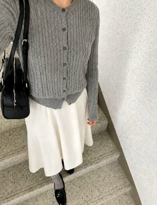灰色