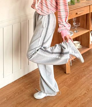 灰色