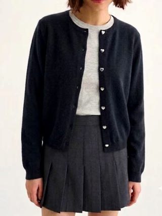 深蓝色