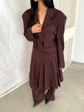 深棕色