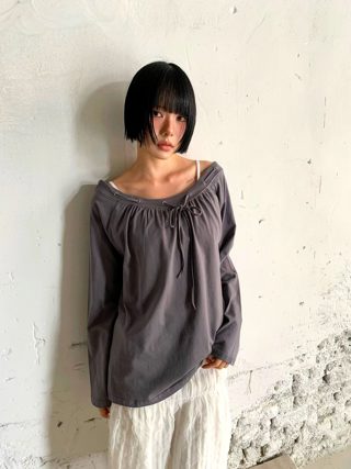 灰色