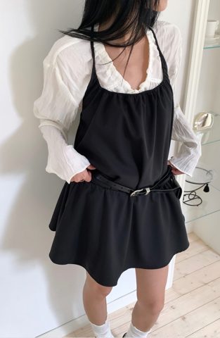 黑色
