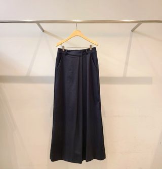 深蓝色