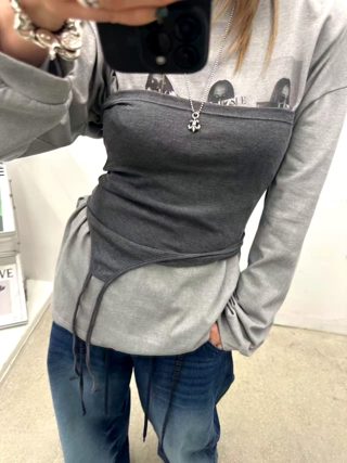 灰色