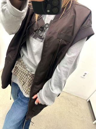 深棕色