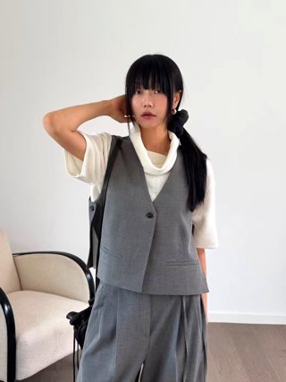 灰色