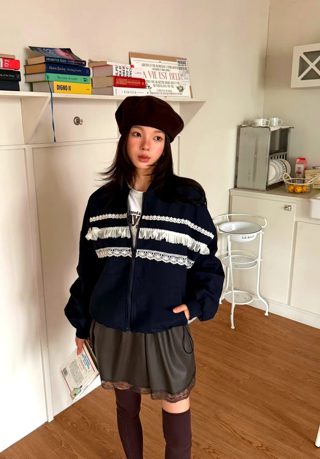 深蓝色