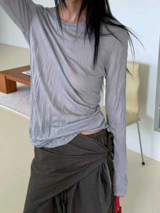 灰色