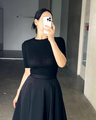 黑色