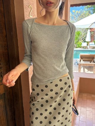 灰色