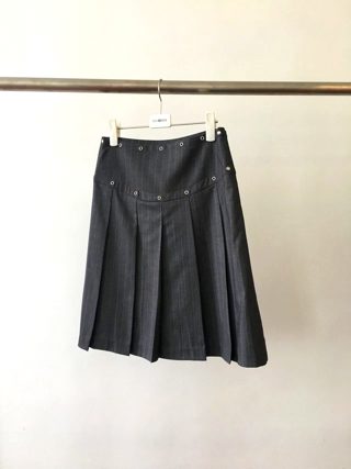 深蓝色