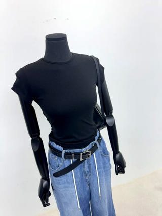 黑色