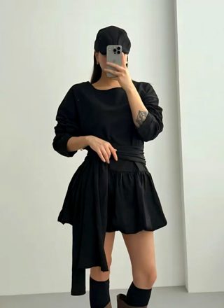黑色