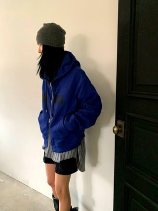 蓝色