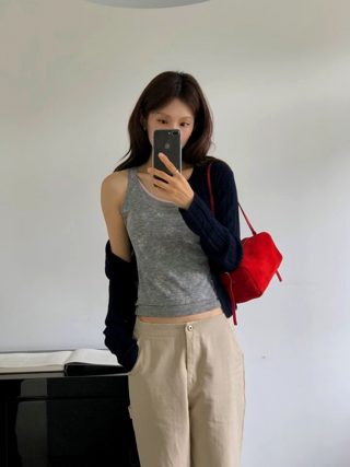 灰色