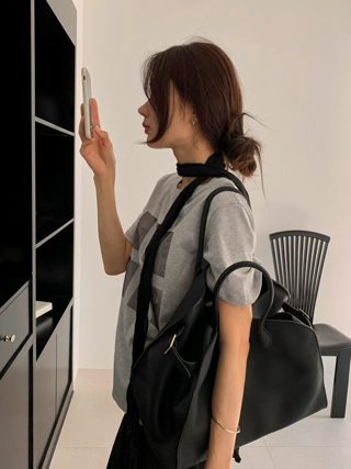 灰色