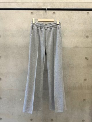 灰色