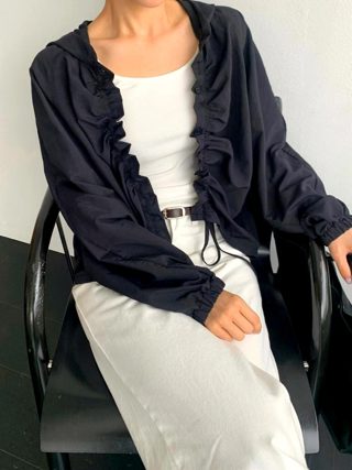 黑色