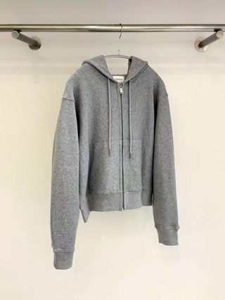 灰色