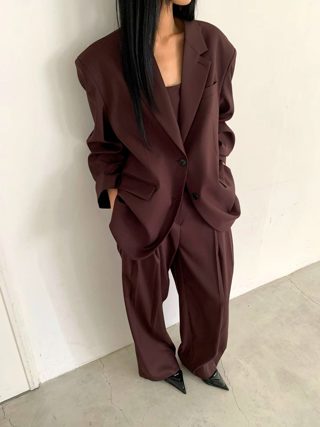 深棕色