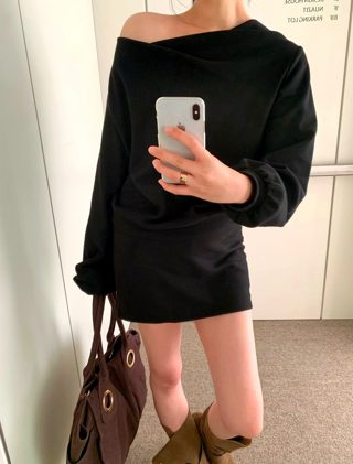 黑色