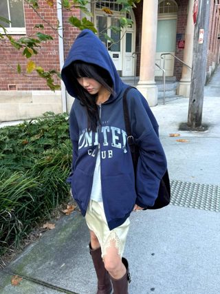 灰色