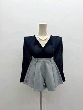黑色