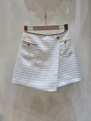 白色