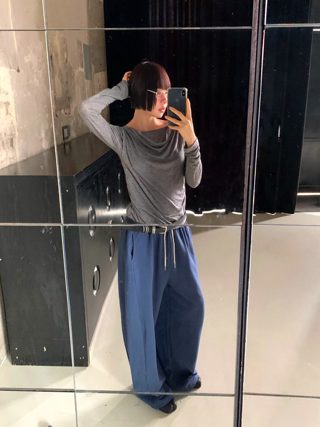 灰色