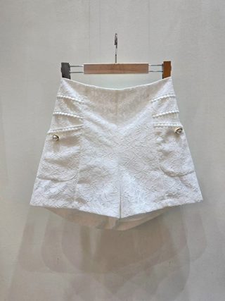 白色